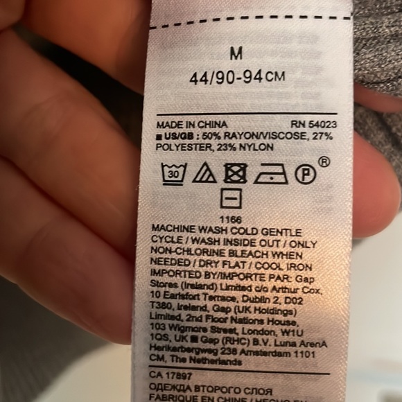 Banana Republic Sweater - Picture 3 of 3